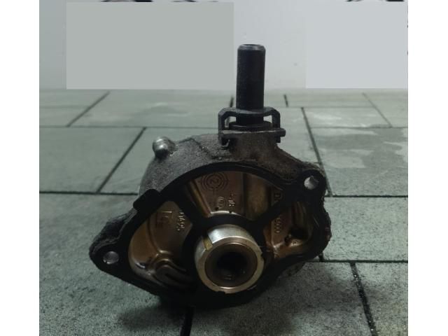 bontott MERCEDES-BENZ CLA Vákumpumpa