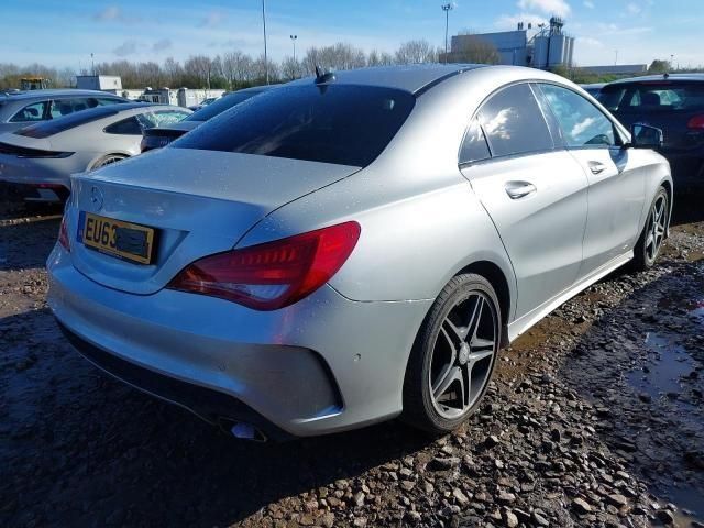 bontott MERCEDES-BENZ CLA Csomagtérajtó Gumikéder