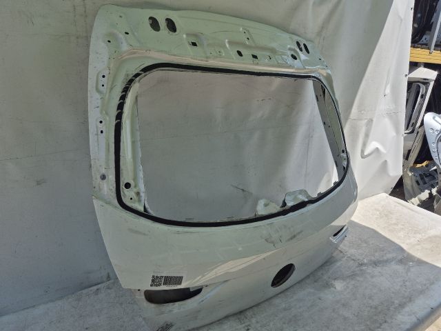 bontott MERCEDES-BENZ CLA Csomagtérajtó (Üres lemez)