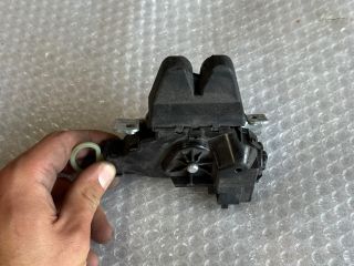 bontott MERCEDES-BENZ CLA Csomagtérajtó Zárszerkezet