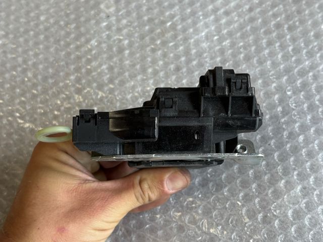 bontott MERCEDES-BENZ CLA Csomagtérajtó Zárszerkezet