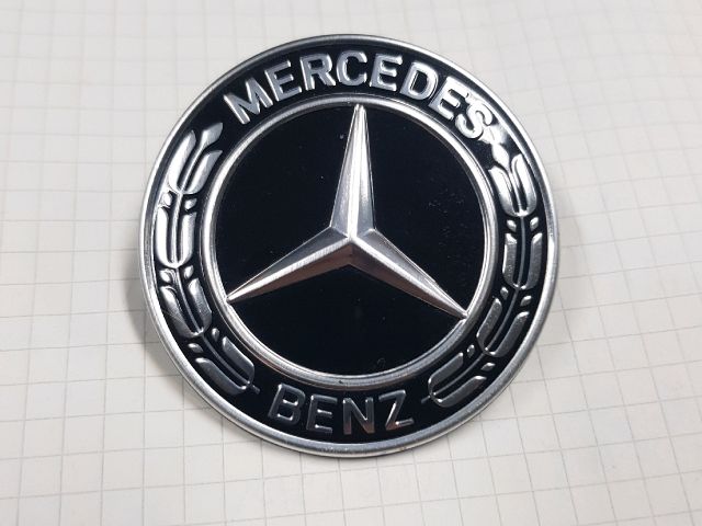 bontott MERCEDES-BENZ CLA Első Embléma