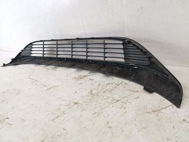 bontott MERCEDES-BENZ CLA Első Lökhárító Alsó Középső Díszrács