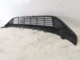 bontott MERCEDES-BENZ CLA Első Lökhárító Alsó Középső Díszrács