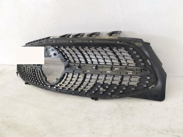 bontott MERCEDES-BENZ CLA Első Lökhárító Alsó Középső Díszrács