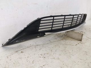 bontott MERCEDES-BENZ CLA Első Lökhárító Alsó Középső Díszrács