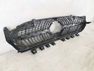 bontott MERCEDES-BENZ CLA Első Lökhárító Alsó Középső Díszrács