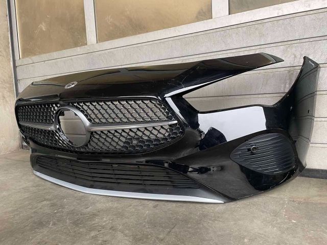 bontott MERCEDES-BENZ CLA Első Lökhárító (Részeivel)