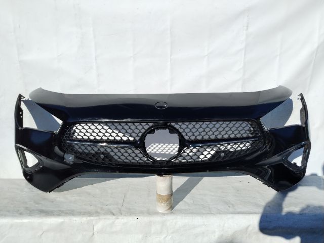 bontott MERCEDES-BENZ CLA Első Lökhárító (Üresen)