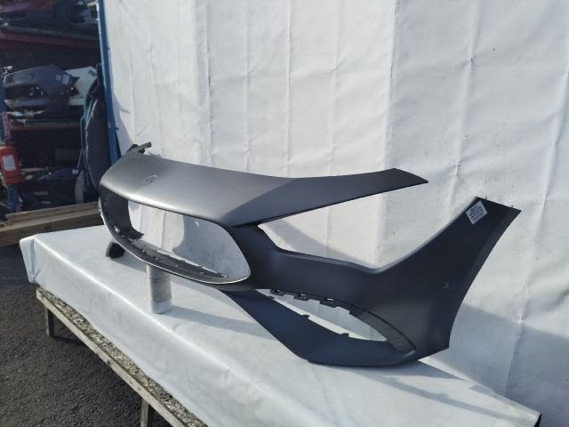 bontott MERCEDES-BENZ CLA Első Lökhárító (Üresen)