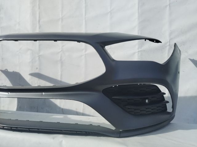 bontott MERCEDES-BENZ CLA Első Lökhárító (Üresen)