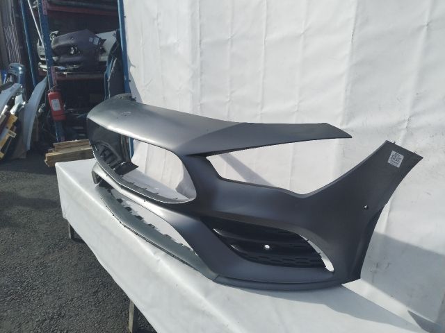 bontott MERCEDES-BENZ CLA Első Lökhárító (Üresen)