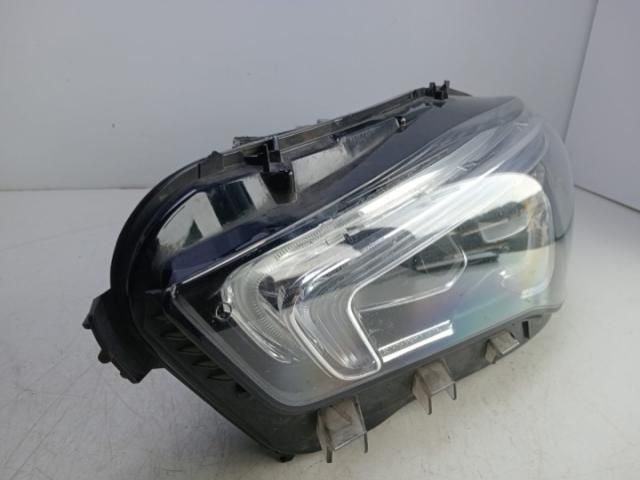 bontott MERCEDES-BENZ CLA Fényszóró (Pozíciófüggetlen)