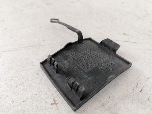 bontott MERCEDES-BENZ CLA Hátsó Vonószem Burkolat