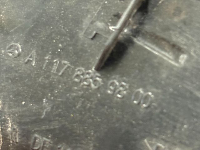 bontott MERCEDES-BENZ CLA Hátsó Vonószem Burkolat