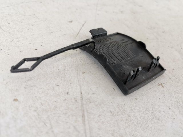 bontott MERCEDES-BENZ CLA Hátsó Vonószem Burkolat