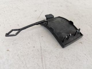 bontott MERCEDES-BENZ CLA Hátsó Vonószem Burkolat