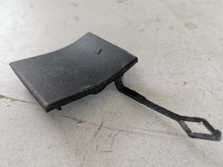 bontott MERCEDES-BENZ CLA Hátsó Vonószem Burkolat