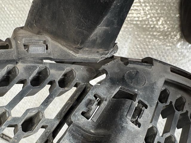 bontott MERCEDES-BENZ CLA Hűtőrács