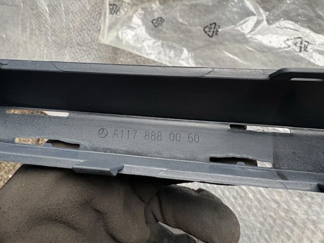 bontott MERCEDES-BENZ CLA Hűtőrács