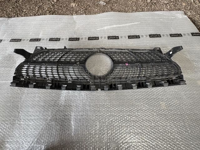 bontott MERCEDES-BENZ CLA Hűtőrács