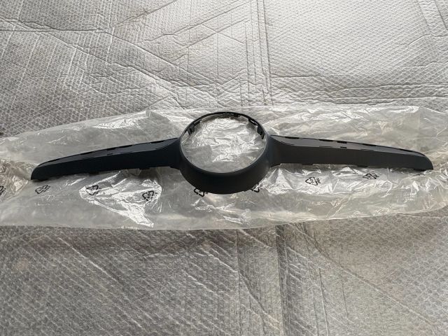 bontott MERCEDES-BENZ CLA Hűtőrács