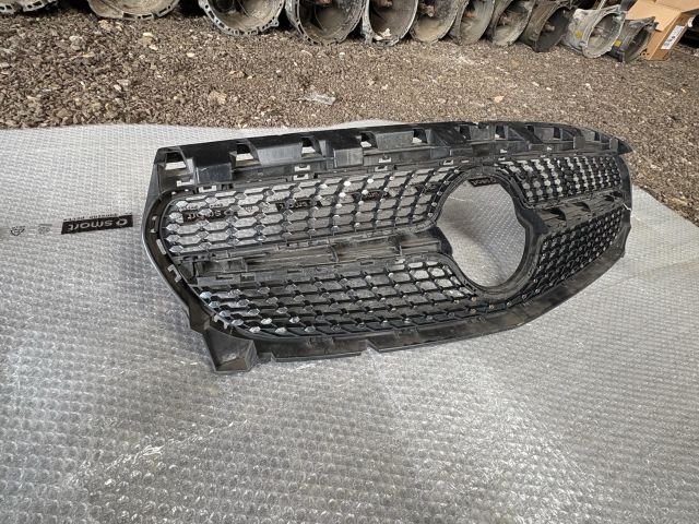 bontott MERCEDES-BENZ CLA Hűtőrács