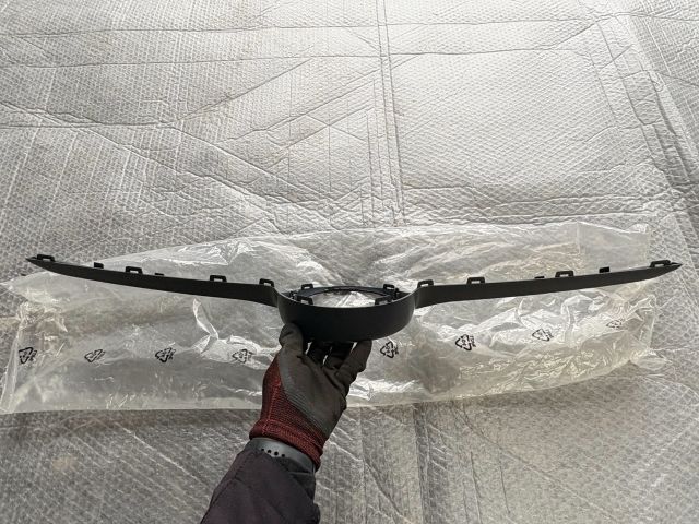 bontott MERCEDES-BENZ CLA Hűtőrács