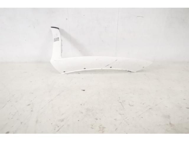 bontott MERCEDES-BENZ CLA Jobb első Lökhárító Díszléc