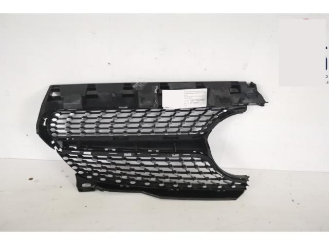 bontott MERCEDES-BENZ CLA Jobb első Lökhárító Díszléc