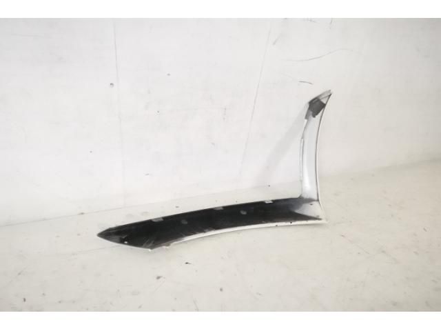 bontott MERCEDES-BENZ CLA Jobb első Lökhárító Díszléc