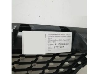 bontott MERCEDES-BENZ CLA Jobb első Lökhárító Díszléc