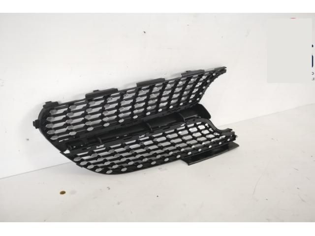 bontott MERCEDES-BENZ CLA Jobb első Lökhárító Díszléc