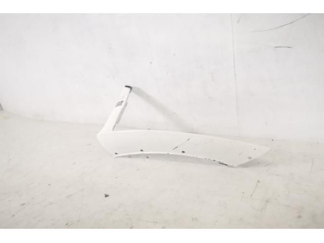 bontott MERCEDES-BENZ CLA Jobb első Lökhárító Díszléc