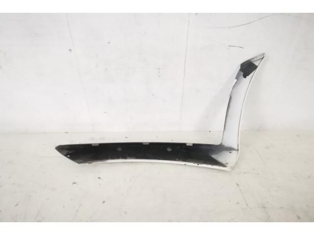 bontott MERCEDES-BENZ CLA Jobb első Lökhárító Díszléc