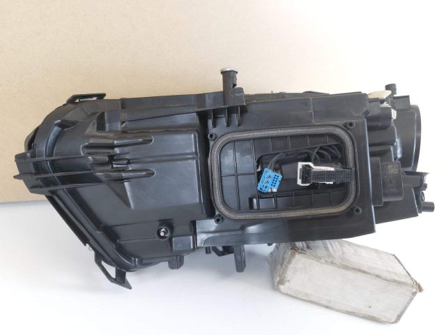 bontott MERCEDES-BENZ CLA Jobb Fényszóró