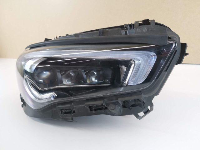 bontott MERCEDES-BENZ CLA Jobb Fényszóró