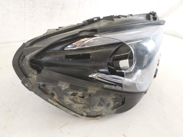 bontott MERCEDES-BENZ CLA Jobb Fényszóró