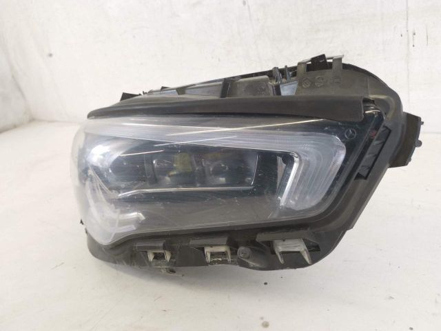 bontott MERCEDES-BENZ CLA Jobb Fényszóró