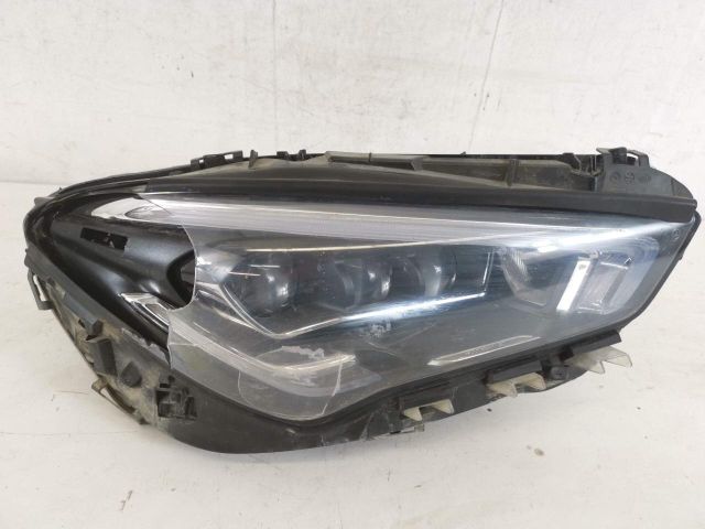 bontott MERCEDES-BENZ CLA Jobb Fényszóró