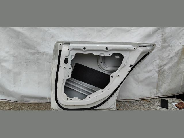 bontott MERCEDES-BENZ CLA Jobb hátsó Ajtó (Üres lemez)