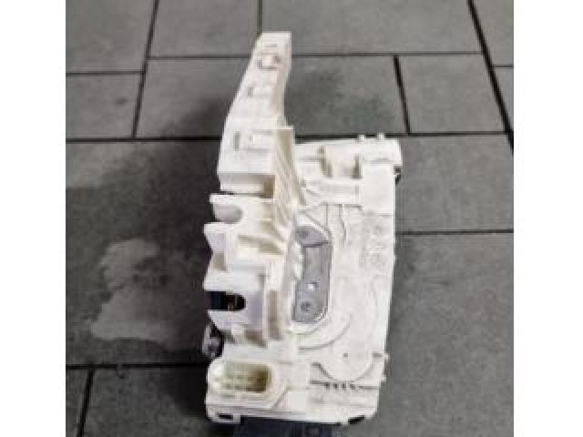 bontott MERCEDES-BENZ CLA Jobb hátsó Ajtózár