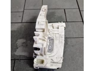 bontott MERCEDES-BENZ CLA Jobb hátsó Ajtózár