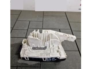 bontott MERCEDES-BENZ CLA Jobb hátsó Ajtózár