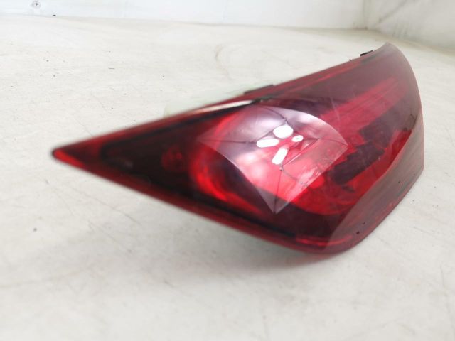 bontott MERCEDES-BENZ CLA Jobb Hátsó Lámpa