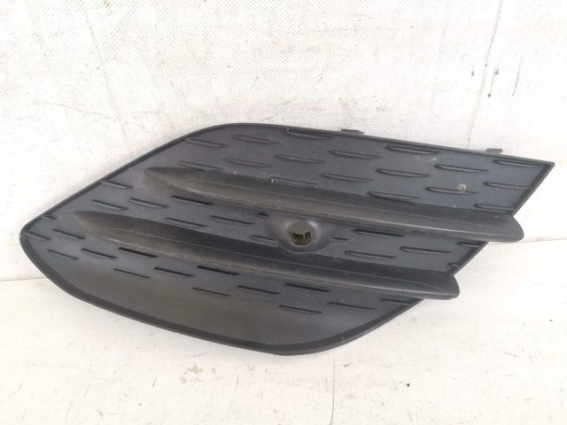 bontott MERCEDES-BENZ CLA Jobb Ködlámpa Rács