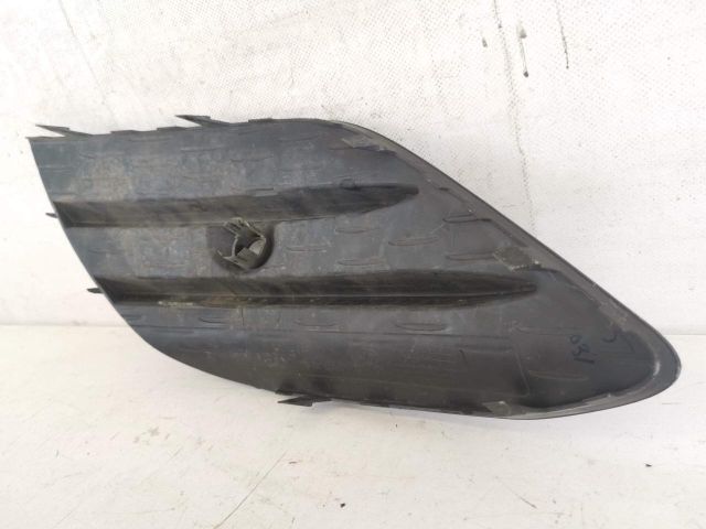 bontott MERCEDES-BENZ CLA Jobb Ködlámpa Rács