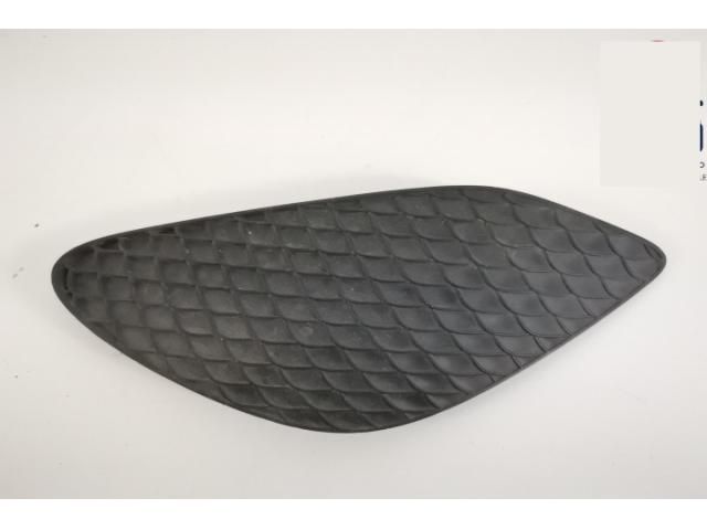 bontott MERCEDES-BENZ CLA Jobb Ködlámpa Rács