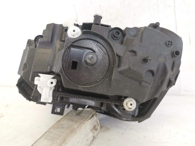 bontott MERCEDES-BENZ CLA Jobb Ledes Fényszóró