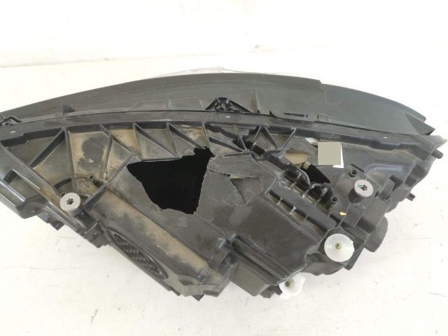 bontott MERCEDES-BENZ CLA Jobb Ledes Fényszóró